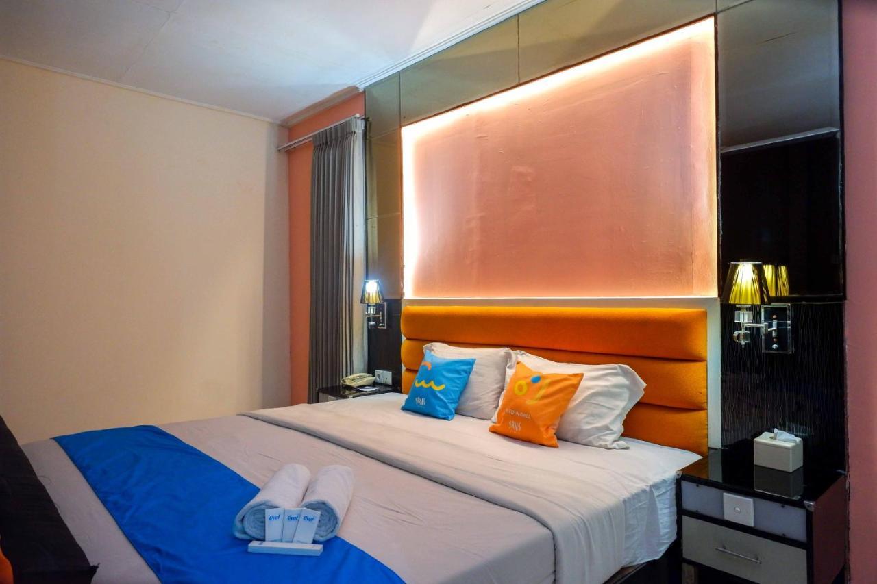 Sans Hotel International Surabaya Gubeng Exterior photo