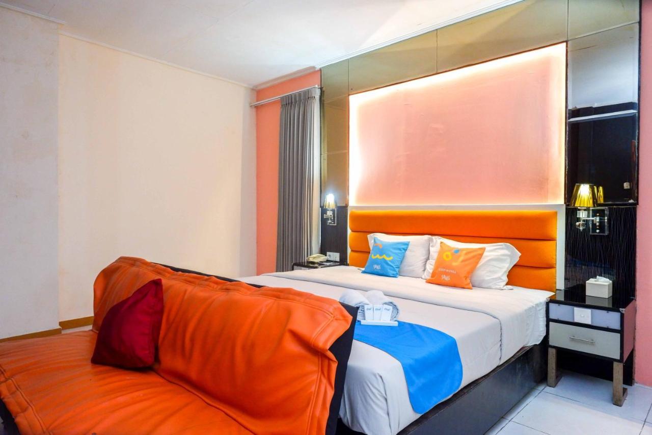 Sans Hotel International Surabaya Gubeng Exterior photo