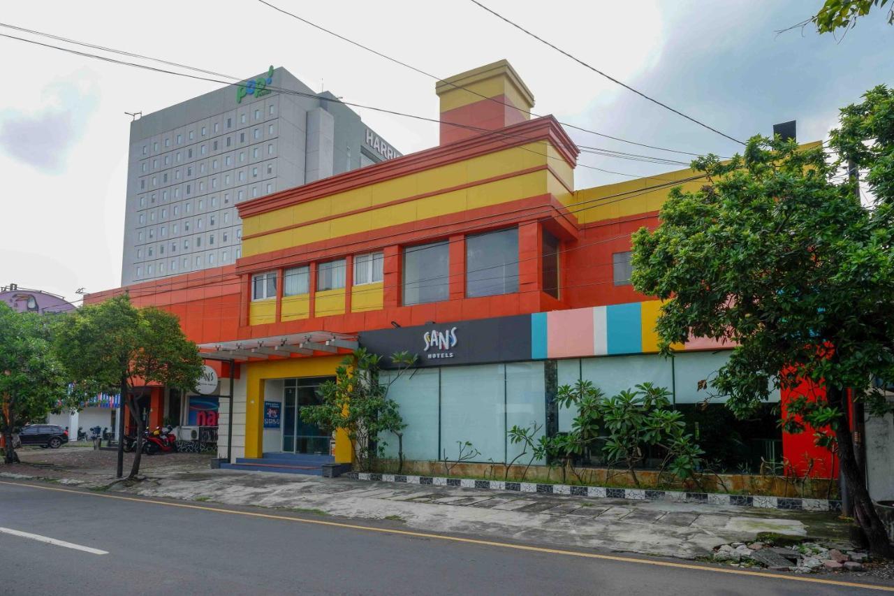 Sans Hotel International Surabaya Gubeng Exterior photo