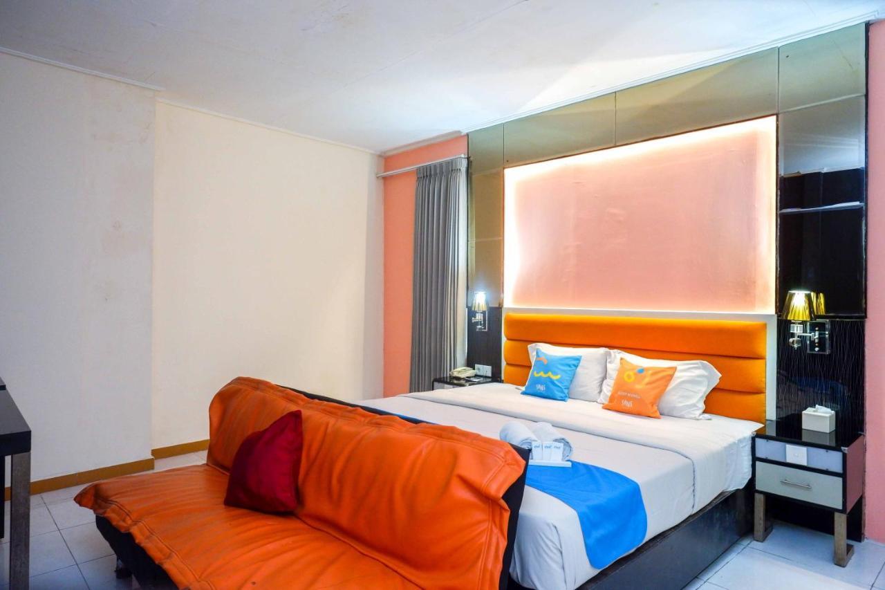 Sans Hotel International Surabaya Gubeng Exterior photo