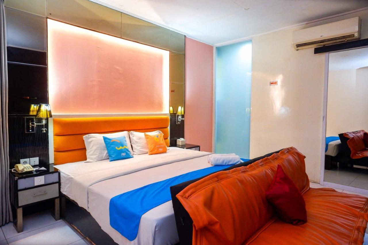 Sans Hotel International Surabaya Gubeng Exterior photo