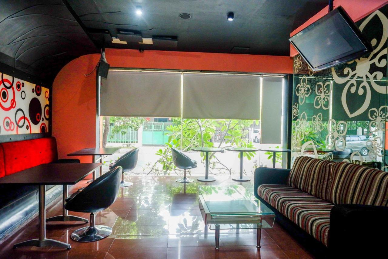 Sans Hotel International Surabaya Gubeng Exterior photo