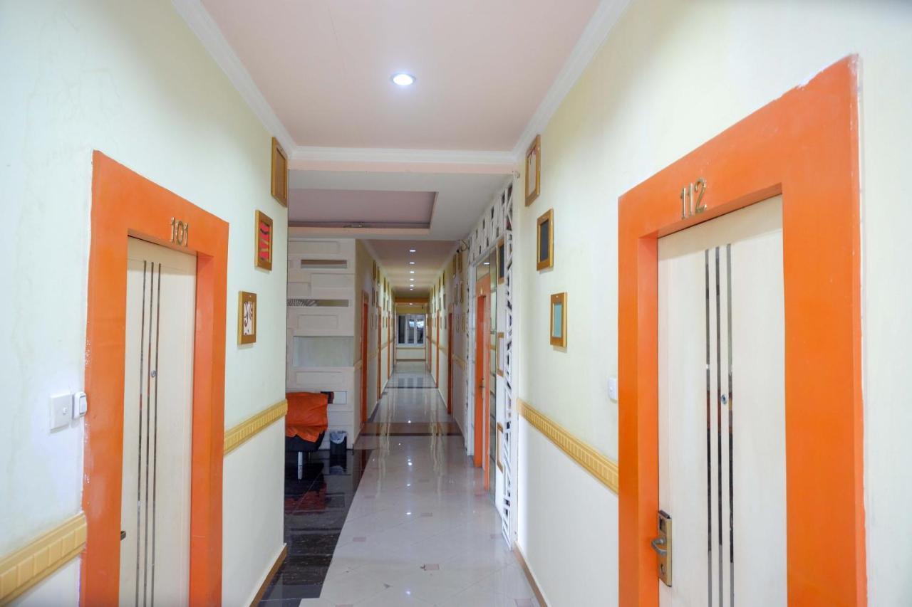 Sans Hotel International Surabaya Gubeng Exterior photo