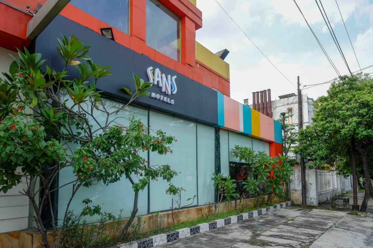 Sans Hotel International Surabaya Gubeng Exterior photo