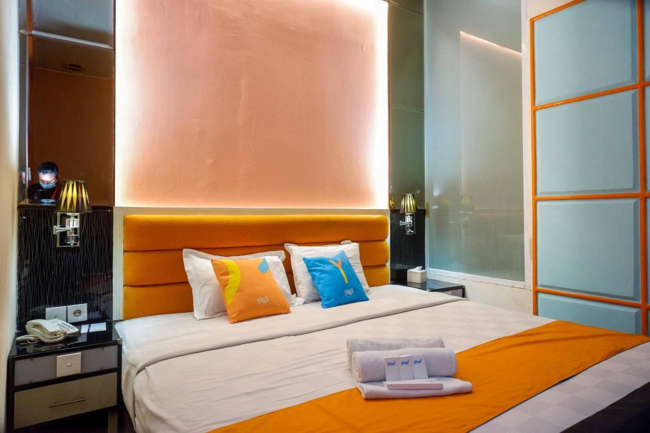 Sans Hotel International Surabaya Gubeng Exterior photo