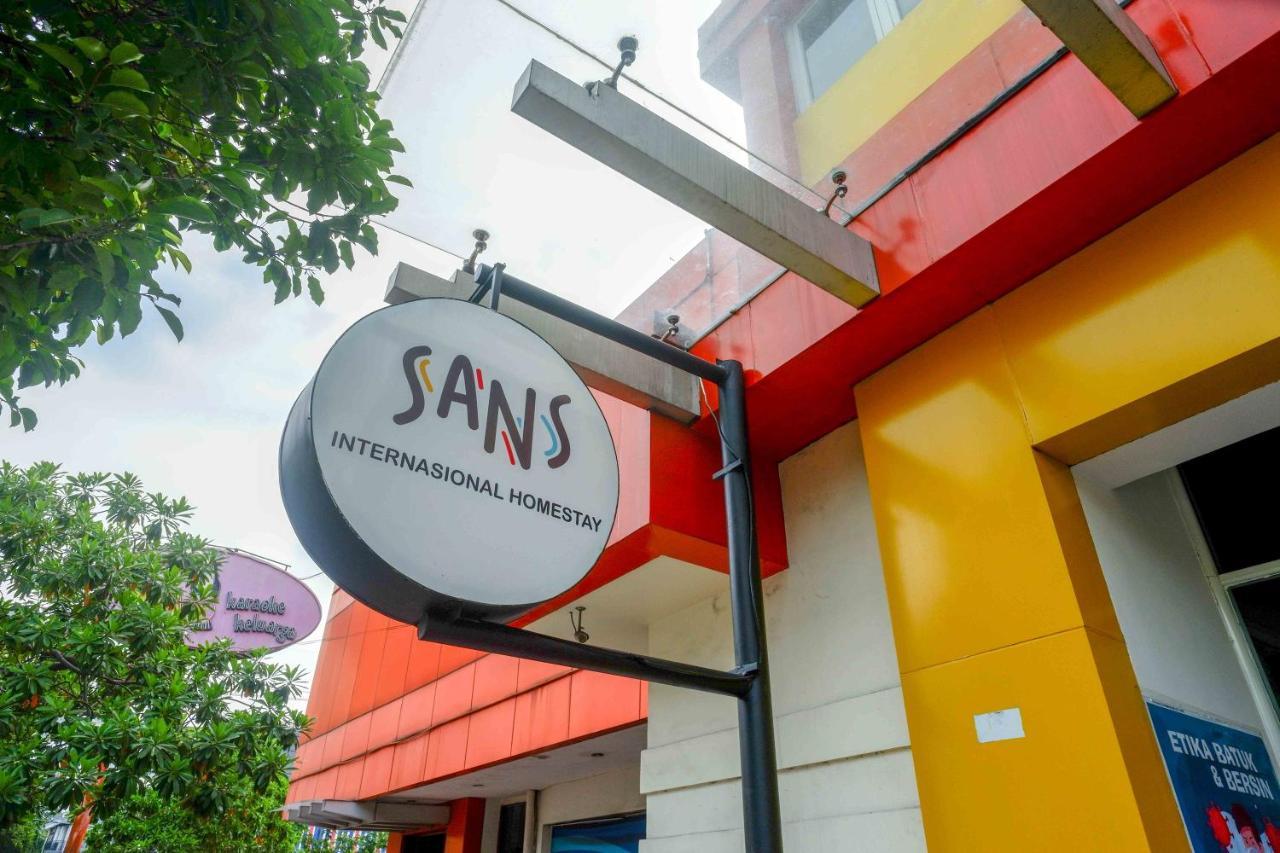 Sans Hotel International Surabaya Gubeng Exterior photo