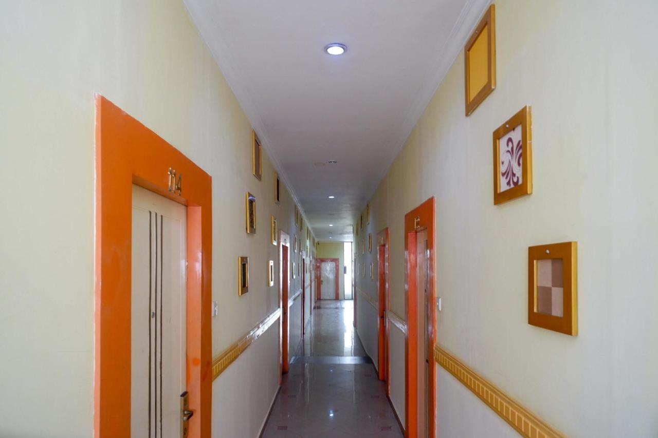 Sans Hotel International Surabaya Gubeng Exterior photo