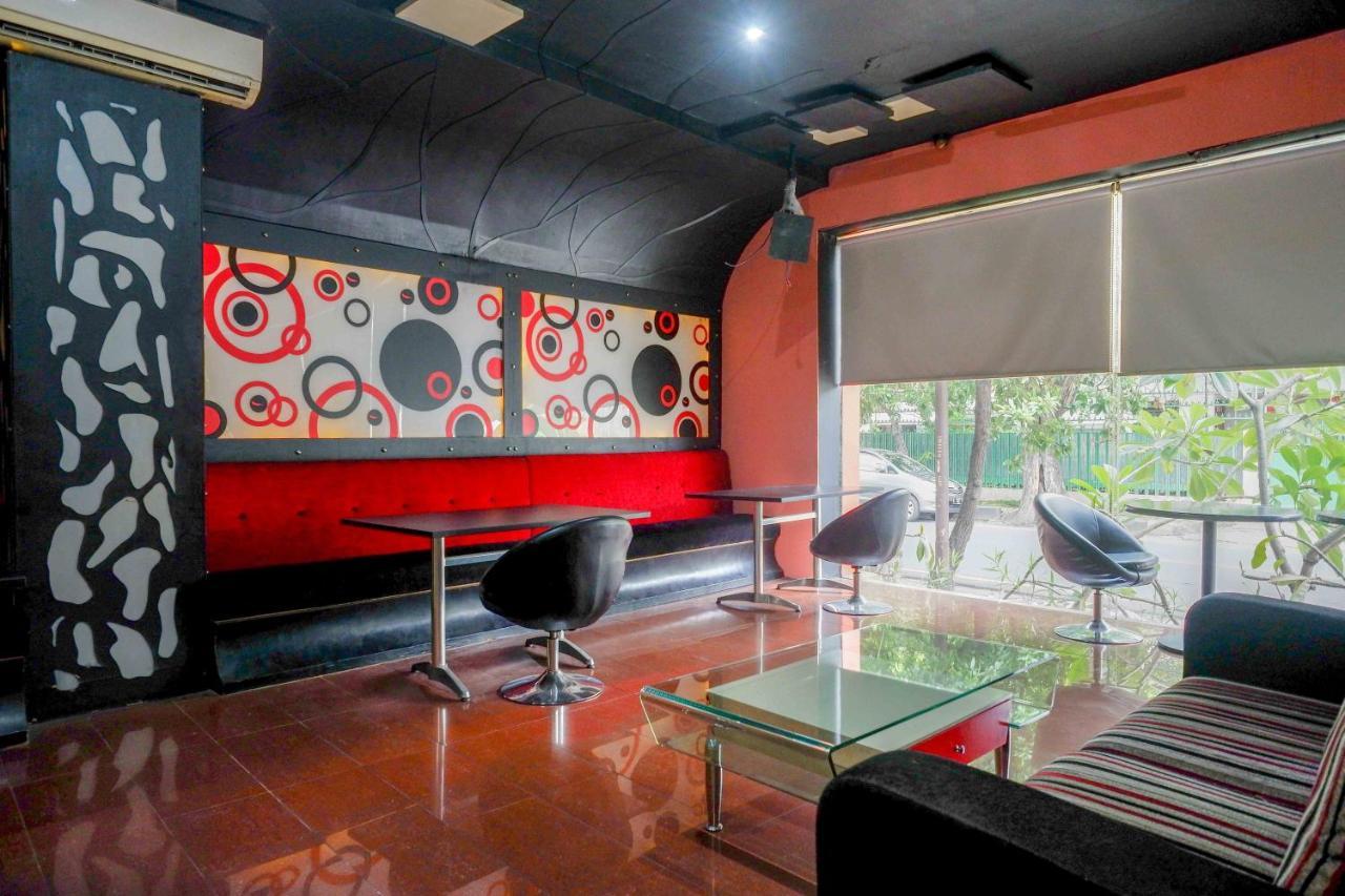 Sans Hotel International Surabaya Gubeng Exterior photo